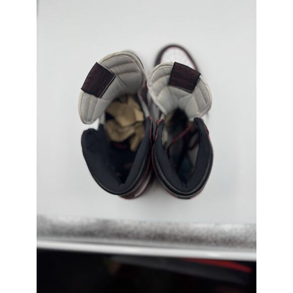 Size 9 - Jordan 1 Retro High OG Bloodline 2019 NBS260 main image 3